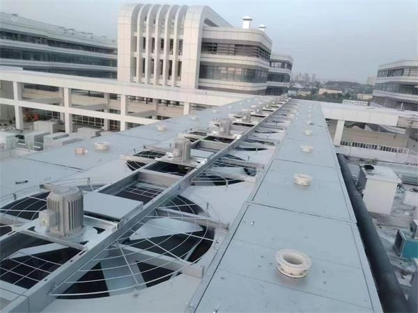 閉式冷卻塔如何區分逆流、橫流以及復合流(閉式冷卻塔清洗方案和藥劑)